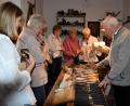 Bild: ubb
Der Schnitztisch von Museumsleiter Hans Zölch war immer dicht umlagert.