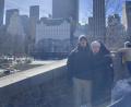 Bild: Lukas / exb
Jonah Lukas (24) und Chantal Prediger (21) aus Weiden im Februar in New York. Hier haben sie mit dem Helikopter einen Rundflug gemacht, der am Donnerstag in den Hudson River stürzte. Dabei kamen eine fünfköpfige Familie und der Pilot ums Leben.