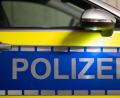 Symbolbild: Robert Michael/dpa
Ein 6er-Pack Wasserflaschen ist aus einem Kellerabteil in Marktredwitz gestohlen worden. Zuvor wurde das Schloss gewaltsam aufgebrochen. Die Polizei ermittelt und sucht Zeugen.