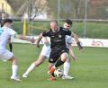 Bild: Hubert Ziegler
Friedrich Lieder (schwarzes Trikot, Szene aus dem Nachholspiel gegen Neudrossenfeld) und die DJK Gebenbach erwarten am Samstag den ambitionierten SC Eltersdorf