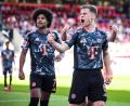 Bild: Tom Weller/dpa
Joshua Kimmich (rechts) jubelt über sein Tor zum 4:0 gegen Heidenheim. Der Bayern-Kapitän war nach dem klaren Erfolg stolz auf die Mannschaft.