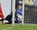 Bild: Hubert Ziegler
Das war das 1:0 für den TuS Rosenberg durch Lukas Kokott (hinten), der Torhüter Jannik Brunner (Mitte) vom TSV Königstein keine Chance ließ.