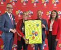 Bild: Melanie Misral
Am 16. August findet auf dem Gelände des SV Inter Bergsteig Amberg eine Benefizspiel mit Global United statt. Hintergrund ist das Jubiläum 200 Jahre Sparkasse Amberg-Sulzbach. Bei dieser Gelegenheit wird ein Trikot von Manuel Neuer (Bild) versteigert.
