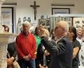 Bild: bod
Ludwig Semmler erklärt den zahlreichen Besuchern die Bildsprache des Pressather Prunkofens.