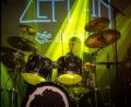Bild: Zepp-In
Stefan Brunner, der Schlagzeuger von Zepp-In, wird am 2. Mai im Amberger Club LaVida wieder alles geben.