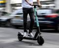 Symbolbild: Britta Pedersen/dpa
Gleich zwei gestohlene E-Scooter hatte ein Reisender in einem Zug von Nürnberg in Richtung Marktredwitz dabei.