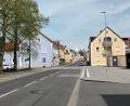 Bild: bjp
Für etwa ein halbes Jahr soll die Bahnhofstraße komplett gesperrt werden. Spätestens zum Weihnachtsmarkt sollen die Baumaschinen aber weggerollt sein.