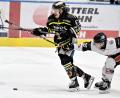 Archivbild: Hubert Ziegler
Hunter Fortin (links) wird in der kommenden Saison nicht mehr das Trikot des ERSC Amberg tragen.