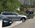 Bild: PI Neustadt a.d.Waldnaab, Franz, PHK
Eine Seniorin stellte ihren BMW an einer abschüssigen Stelle ab. Der Pkw rollte los.