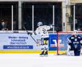 Archivbild: Tobias Neubert
Bejubeln Dane Fox (links) und die Dresdner Eislöwen bald den Aufstieg in die DEL? Den Eislöwen fehlt nur noch ein Sieg in der Serie gegen die Ravensburg Towerstars zur Meisterschaft.