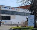 Bild: wüw
2016 hat der Autozulieferkonzern Faurecia den Standort in Trabitz aufgegeben. Danach nutzten verschiedene lokale Firmen die Räume auf dem früheren Leistritzgelände. Der Name "ROS Rollentechnik" ist dort ebenfalls noch zu finden - die Firma selbst aber nicht mehr.