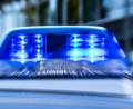 Symbolbild: David Inderlied/dpa
Nach drei Kilometern, die die Polizei einem Traktorgespann hinterherfuhr, stoppten es die Beamten. Der Fahrer war zu schnell unterwegs.