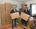 Bild: Petra Hartl
Markus Klier und Ines Hartig haben ihr Hab und Gut in Kartons verpackt. Am Tag der deutschen Einheit zieht das verlobte Paar in Weiden zusammen. Er kommt aus Neustadt, sie ist gebürtige Sächsin.