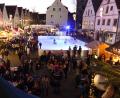 Bild: Kunz
Die Eislauffläche sorgt nicht bei allen Besuchern des Weidener Christkindlmarktes für Begeisterung.