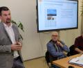 Bild: do
Die Ideen des Vorhabenträgers stellte Projektmanager Martin Schwander (li) im Rahmen einer PowerPoint-Präsentation vor.
