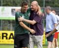 Archivbild: Hubert Ziegler
Sportdirektor Tobias Rösl (rechts) traut den Trainern Florian Schlicker und Serdal Gündogan (nicht im Bild) den Aufschwung bei der DJK Ammerthal in der Fußball-Bayernliga Nord zu.