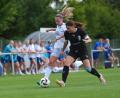 Bild: TSG Hoffenheim/exb
Marie Karpf vom TSV Theuern (schwarzes Trikot) im Zweikampf mit der belgischen Nationalspielerin Jill Janssens (TSG Hoffenheim).