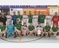 Bild: mr
Die beiden Finalteilnehmer beim Suntec-Cup in Schwarzenfeld: der TuS Schnaittenbach (weiße Trikots) besiegte im Endspiel den FC Wernberg (grüne Trikots).