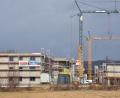 Bild: Stephan Huber
An der Drahthammerstraße baut die Stadtbau Amberg derzeit 33 Mietwohnungen mit 66 Stell- oder Garagenplätze. Der Bund fördert die Maßnahme über die KfW mit rund 884.000 Euro.