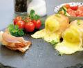 Bild: KMG/Die-Kartoffel.De/dpa-tmn
Mit ein paar Ideen lassen sich aus Resten der Festtage wie beispielsweise aus dem Käse vom Raclette schnelle, einfache und leckere Gerichte zubereiten.