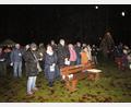 Bild: sei
Einige Hundert Besucher trotzten dem Regen und kamen zur Waldweihnacht ins Waldforum bei Rupprechtsreuth.