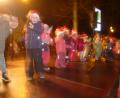 Bild: bk
Die Kinderturngruppe des FC zaubert bei der Marktweihnacht Weihnachtsstimmung auf die Bühne.