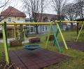 Bild: fz
Der Spielplatz des Wurzer Kindergartens. Im Januar kommt ein Prüfer und checkt die Geräte neu.