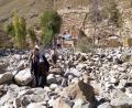 Bild: Shelter Now
Unter Schlamm und Geröll begraben sind ganze Dörfer: Über 60 000 Menschen in den Provinzen Baghlan, Badakhshan und Thakar stehen vor dem Nichts.