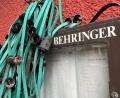 Bild: Gabi Schönberger
Die Lampen sind aus beim Behringer in Vohenstraußer. Das Kultwirtshaus steht ebenso wie die dazugehörige Brauerei, Einfamilienhaus und Wohnungen zum Verkauf.
