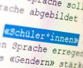 Bild: Gregor Bauernfeind
Gender-Zeichen: Zwischen männlicher und weiblicher Form wird ein Sternchen, Unterstrich oder Doppelpunkt ergänzt. Die Sonderzeichen stehen für alle, die sich weder dem weiblichen noch dem männlichen Geschlecht zuordnen wollen.