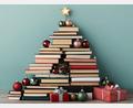 Symbolbild: WACHI – stock.adobe.com
Tipp für Leseratten: gelesene Bücher zum Weihnachtsbaum stapeln.