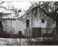 Bild: gf
Im Haushalt 2025 ist das ein großer Posten: Rund vier Millionen Euro plant Gebenbach ein, um einen leerstehenden Stall umzunutzen und mit einem Erweiterungsbau zu versehen. Eine Kindertagesstätte ist hier geplant, außerdem eine Gewerbefläche. Für diese Maßnahmen beantragt die Kommune beim Landratsamt Amberg-Sulzbach einen Vorbescheid für die angedachte Nutzungsänderung.