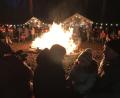 Bild: mma
Bei der Sorghofer Waldweihnacht wurde ein großes Lagerfeuer entzündet, an dem sich die zahlreichen Besucher wärmen konnten.