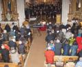 Bild: slh
Das Weihnachtssingen zieht auch in diesem Jahr wieder zahlreiche Besucher in die Weiherner Pfarrkirche St. Margareta.