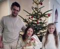 Bild: Verena Uschold
Kateryna (rechts) ist sieben Jahre alt und jetzt eine große Schwester. Mit ihr freuen sich Mama Nadiia und Papa Kirilo Kononov über die Geburt von Max.