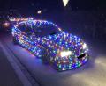 Bild: Polizeiinspektion Schongau/dpa
Mit Weihnachtsbeleuchtung unterwegs: Junger Fahrer in Schongau feiert ein besonderes Tuning-Weihnachten.