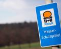 Symbolbild: Tom Weller/dpa
Dieses Schild kennzeichnet den Bereich von Wasserschutzgebieten.