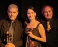 Bild: Alex Pissano/exb
Das Ensemble TRIOnfal.