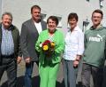 Bild: jr
Sigrid Knopf feierte ihren 80. Geburtstag. Dazu gratulierten unter anderem (von links) Wolfgang Bruischütz vom Fleischer- und Gehilfenverein Tirschenreuth und Bürgermeister Stephan Schübel sowie Tochter Helga und Enkel Tim.