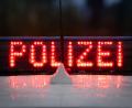 Bild: Soeren Stache/dpa
Über die Autobahn, eine Landstraße und schließlich zu Fuß durch ein Waldstück flüchtete ein Autofahrer vor der Polizei. (Symbolbild)