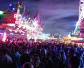 Bild: Kunz
Umfallen konnte während des Feuerwerks keiner, so voll war es an diesem Abend auf dem Frühlingsfest in Weiden.