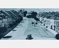 Repro: rn
Auf dieser Postkarte, die noch aus der Zeit der Nationalsozialisten stammt, ist zu sehen, wie der Eschenbacher Stadtplatz vor dem Kriegsende 1945 aussah.