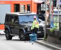 Bild: Bernd Weißbrod/dpa
Beim Unfallauto handelt es sich um eine Mercedes-G-Klasse, einen Luxus-Geländewagen.