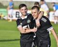 Bild: Hubert Ziegler
Gratulation an Olesksii Ohurtsov (rechts) von der DJK Ammerthal zu einem seiner vier Treffer im Derby von seinem Mannschaftskollegen Marco Kaiser.