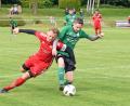 Bild: Gebert
Der TSV Konnersreuth (links Tobias Plaß) und der SV Mitterteich II (rechts Julian Enders) lieferten sich ein von Zweikämpfen geprägtes Derby, das Konnersreuth mit 2:0 gewann.