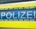 Bild: Symbolbild Daniel Vogl/dpa
Ein 41-jähriger Mann versuchte bei einer Zugkontrolle in Weiden, unbemerkt Drogen zu entsorgen. Das hat ein Passant beobachtet und die Polizei informiert.