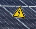 Symbolbild: Jan Woitas/dpa
Ein Symbol, das auf Strom hinweist.