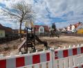 Bild: Wolfgang Steinbacher
Der Spielplatz in der Willy-Brandt-Straße in Kümmersbruck ist momentan gesperrt: Hier werden alle Spielgeräte durch neue ersetzt.