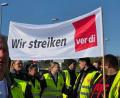 Bild: Kathrin Birner
Die Streiks in Grafenwöhr gehen weiter. Am Mittwoch, 7. Mai, legten erneut rund 100 Beschäftigte der Zivilbeschäftigten der Stationierungsstreitkräfte ihre Arbeit nieder.