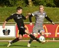 Bild: mhs
Vizemeister gegen Meister: Für die Kemnather (links Alexander Plank/Szene aus dem Hinspiel wird es gegen Schwarzenfeld (rechts Timon Porcher) am Samstag aber in erster Linie darum gehen , sich fürs erste Relegationsspiel am 16. Mai weiter einzuspielen.